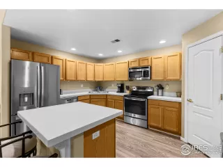 Photo #5: 1045022 Listing