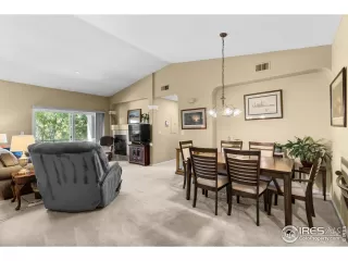 Photo #6: 1045022 Listing