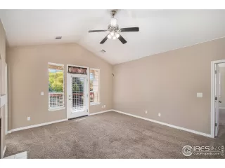 Photo #3: 1045218 Listing