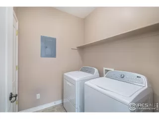 Photo #6: 1045218 Listing