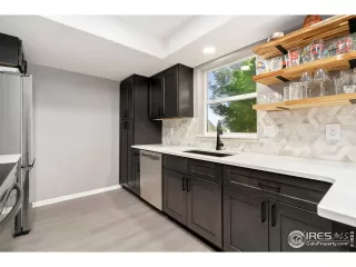 Photo #6: 1045330 Listing