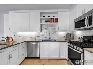 Photo #1: 1045362 Listing