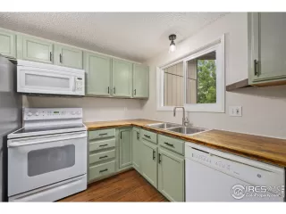 Photo #3: 1045374 Listing