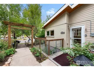 Photo #1: 1045379 Listing