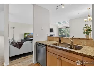 Photo #5: 1045421 Listing