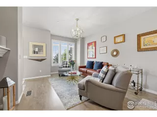 Photo #4: 1045486 Listing