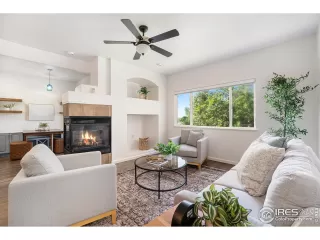 Photo #4: 1045532 Listing