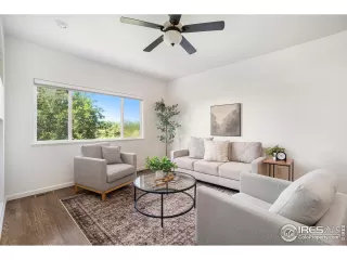 Photo #5: 1045532 Listing