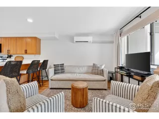 Photo #2: 1045842 Listing