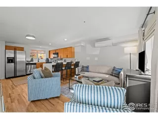 Photo #6: 1045842 Listing