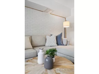 Photo #6: 1045905 Listing