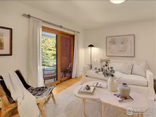 Photo #2: 1045916 Listing