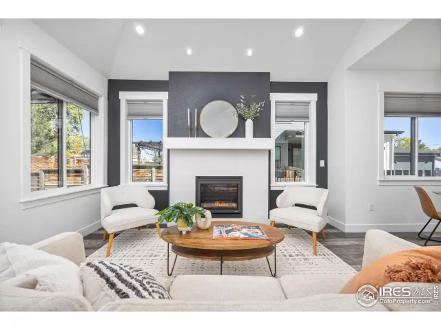 MLS: 1045995 Condo For Sale