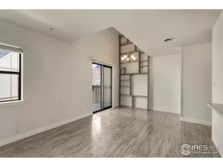 Photo #2: 1046118 Listing