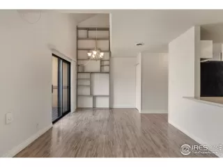 Photo #3: 1046118 Listing