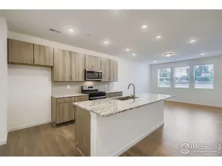 Photo #1: 1046124 Listing 