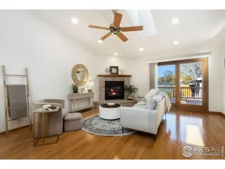 Photo #5: 1046158 Listing