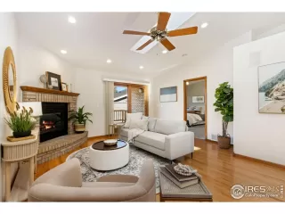 Photo #6: 1046158 Listing