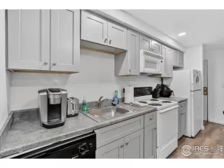 Photo #6: 1046243 Listing