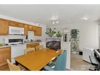 Photo #2: 1046244 Listing