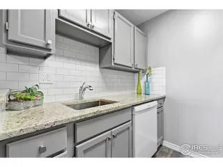 Photo #4: 1046292 Listing