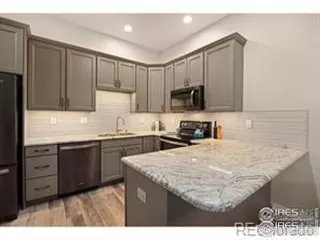 Photo #6: 1046302 Listing 
