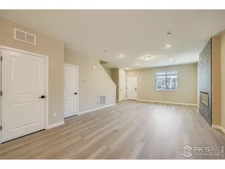 Photo #3: 1046306 Listing