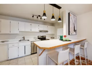 Photo #3: 1046314 Listing