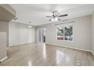 Photo #4: 1046328 Listing