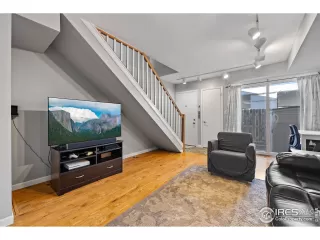 Photo #5: 1046359 Listing 