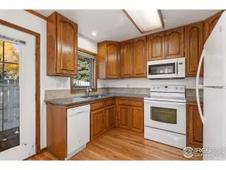Photo #4: 1046360 Listing