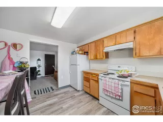 Photo #5: 1046379 Listing