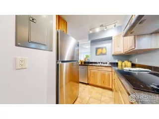 Photo #6: 1046403 Listing