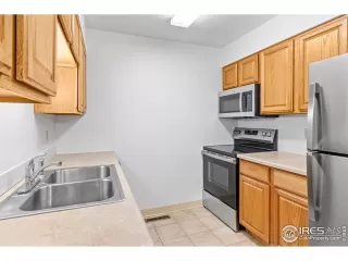 Photo #5: 1046422 Listing