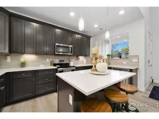 Photo #5: 1046430 Listing