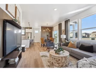 Photo #4: 1046476 Listing