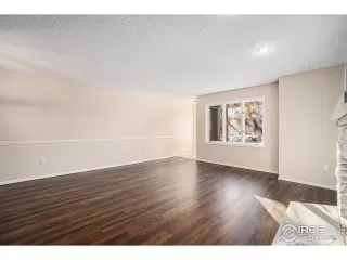 Photo #5: 1046507 Listing