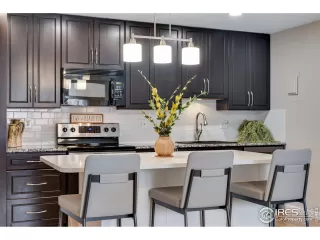 Photo #3: 1046512 Listing