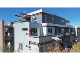 Photo #1: 1046541 Listing