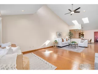 Photo #2: 1046593 Listing