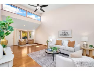 Photo #6: 1046593 Listing