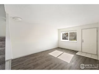 Photo #6: 1046763 Listing