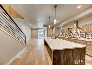 Photo #4: 1046789 Listing