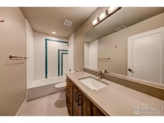 Photo #6: 1046789 Listing