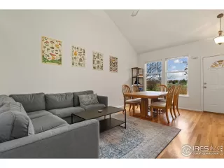 Photo #2: 1046839 Listing