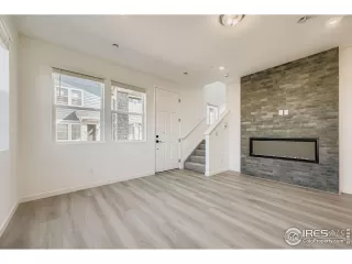 Photo #5: 1046875 Listing