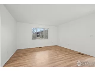 Photo #5: 1046881 Listing