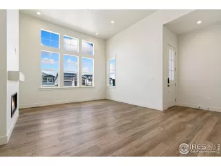 Photo #2: 1046927 Listing