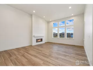 Photo #3: 1046927 Listing