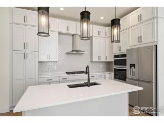 Photo #5: 1046927 Listing